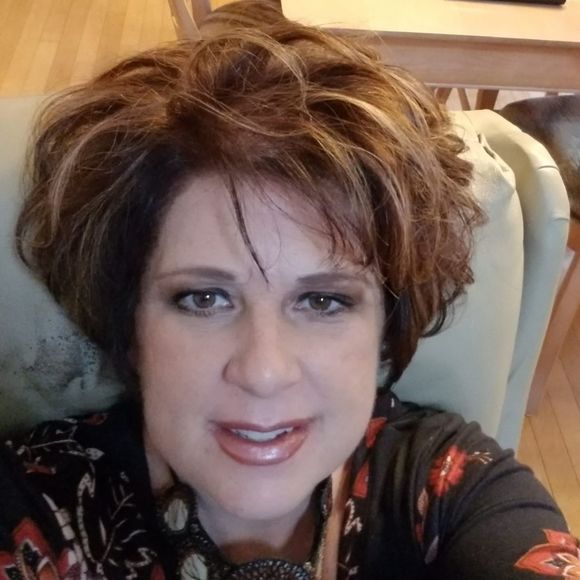 Meet your Posher, Kim - Picture 1 of 1